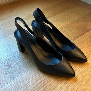 Banana Republic low block slingback pump